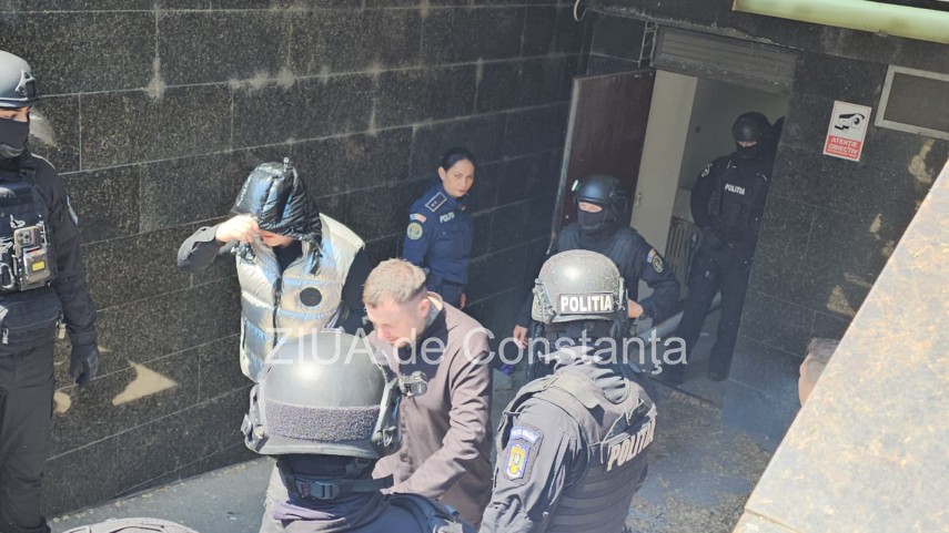 foto mica sicilie liderii si locotenentii gruparii din km 4 5 au parasit palatul justitiei isi asteapta foto mica sicilie liderii si locotenentii gruparii din km 4 5 au parasit palatul justitiei isi asteapta