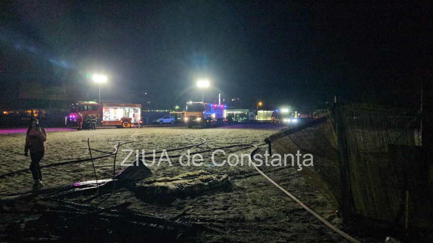 beach bar in flacari pe plaja din mamaia intervin pompierii isu dobrogea 938958 beach bar in flacari pe plaja din mamaia intervin pompierii isu dobrogea 938958