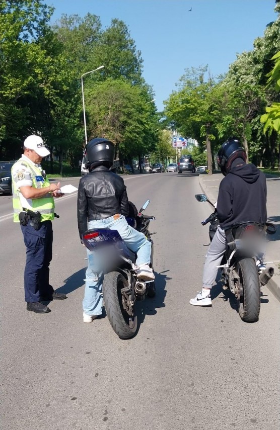 foto actiuni ale politistilor rutieri din tulcea pentru siguranta motociclistilor in traficul rutier foto actiuni ale politistilor rutieri din tulcea pentru siguranta motociclistilor in traficul rutier