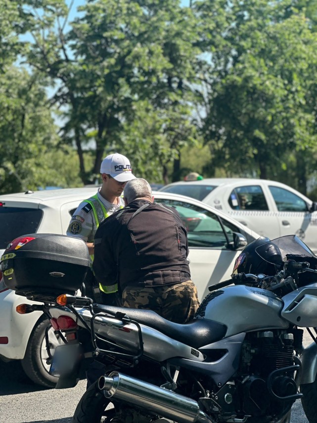 foto actiuni ale politistilor rutieri din tulcea pentru siguranta motociclistilor in traficul rutier foto actiuni ale politistilor rutieri din tulcea pentru siguranta motociclistilor in traficul rutier