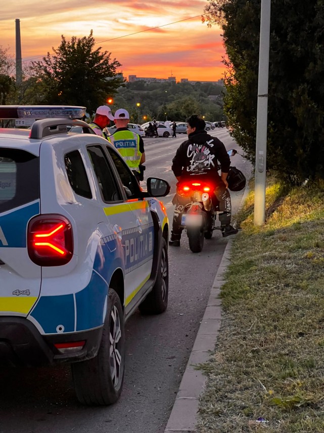 foto actiuni ale politistilor rutieri din tulcea pentru siguranta motociclistilor in traficul rutier foto actiuni ale politistilor rutieri din tulcea pentru siguranta motociclistilor in traficul rutier
