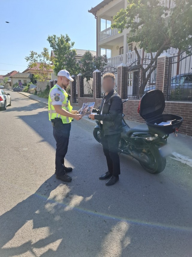 foto actiuni ale politistilor rutieri din tulcea pentru siguranta motociclistilor in traficul rutier foto actiuni ale politistilor rutieri din tulcea pentru siguranta motociclistilor in traficul rutier
