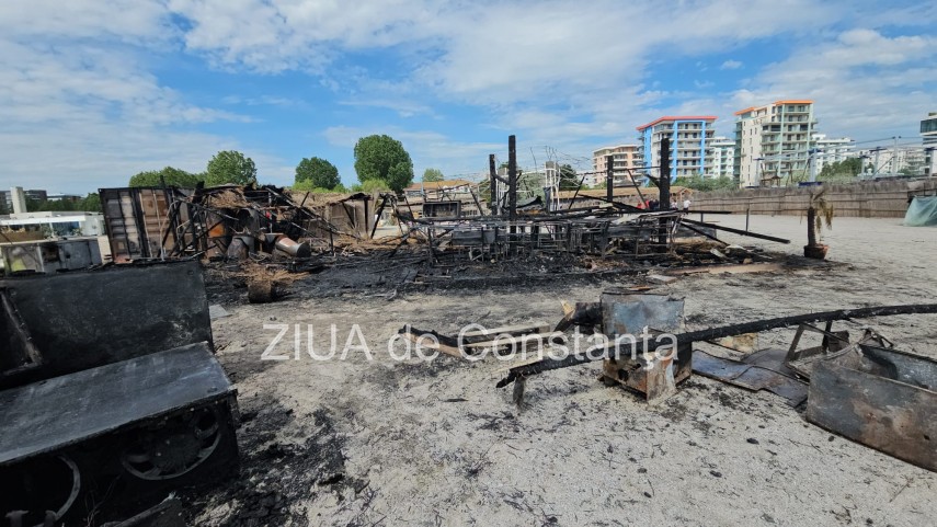 stiri constanta foto video imaginea dezastrului dupa ce beach barul clubului argo a fost mistuit de flacari stiri constanta foto video imaginea dezastrului dupa ce beach barul clubului argo a fost mistuit de flacari