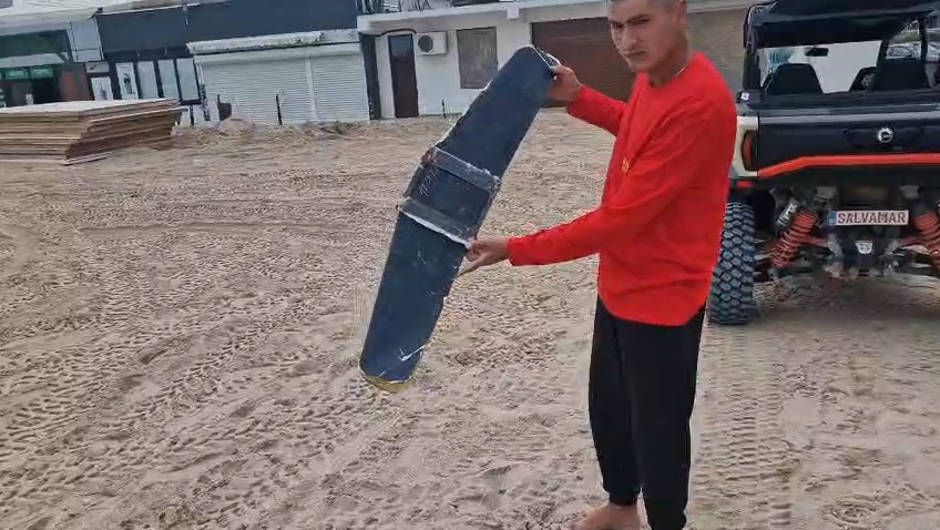 stiri constanta foto video alerta pe plaja belona din eforie nord un posibil fragment de drona a fost stiri constanta foto video alerta pe plaja belona din eforie nord un posibil fragment de drona a fost