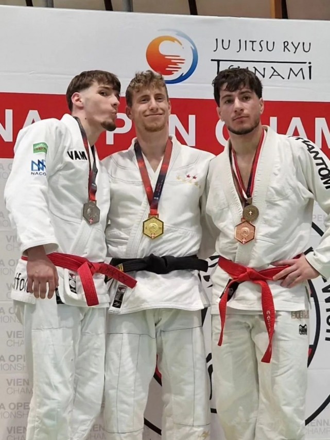 cs marina constanta stefan avram argint la viena open 2026 luca iacob langa podium la primul sau concurs cs marina constanta stefan avram argint la viena open 2026 luca iacob langa podium la primul sau concurs