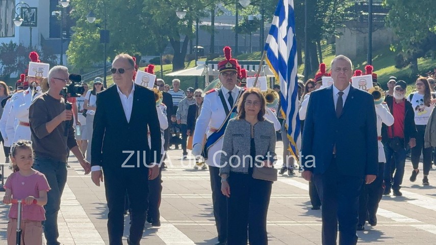 foto video concertul filarmonicii municipale din lamia grecia organizat in fata cazinoului constanta foto video concertul filarmonicii municipale din lamia grecia organizat in fata cazinoului constanta