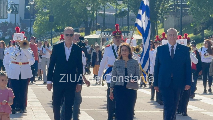 foto video concertul filarmonicii municipale din lamia grecia organizat in fata cazinoului constanta foto video concertul filarmonicii municipale din lamia grecia organizat in fata cazinoului constanta