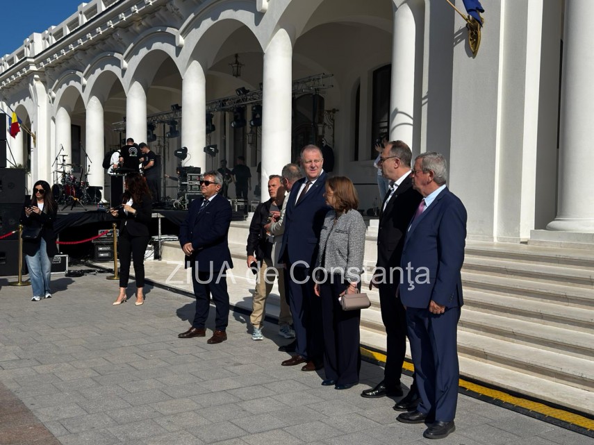 foto video concertul filarmonicii municipale din lamia grecia organizat in fata cazinoului constanta foto video concertul filarmonicii municipale din lamia grecia organizat in fata cazinoului constanta