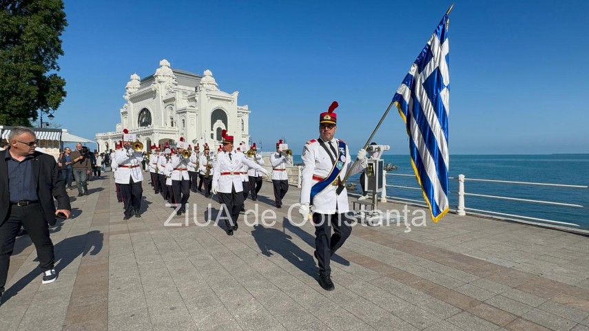 foto video concertul filarmonicii municipale din lamia grecia organizat in fata cazinoului constanta foto video concertul filarmonicii municipale din lamia grecia organizat in fata cazinoului constanta