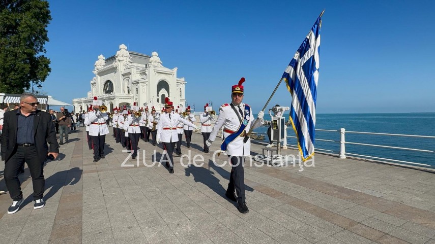 foto video concertul filarmonicii municipale din lamia grecia organizat in fata cazinoului constanta foto video concertul filarmonicii municipale din lamia grecia organizat in fata cazinoului constanta