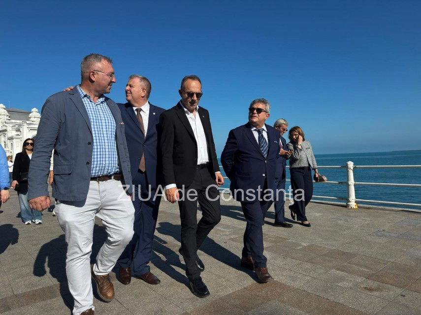 foto video concertul filarmonicii municipale din lamia grecia organizat in fata cazinoului constanta foto video concertul filarmonicii municipale din lamia grecia organizat in fata cazinoului constanta