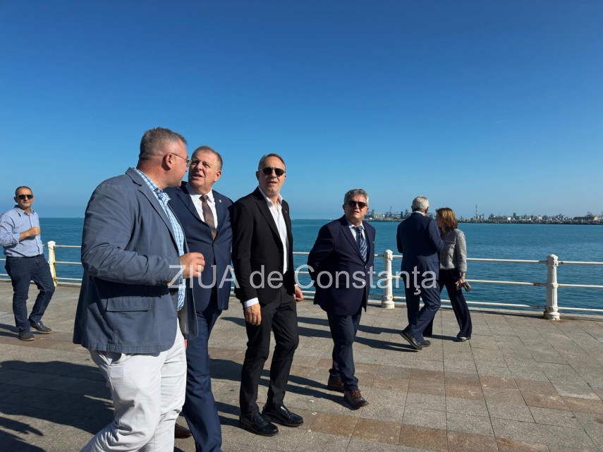 foto video concertul filarmonicii municipale din lamia grecia organizat in fata cazinoului constanta foto video concertul filarmonicii municipale din lamia grecia organizat in fata cazinoului constanta