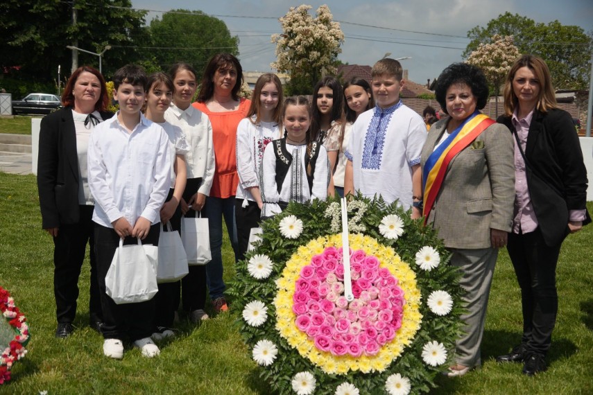 foto stiri constanta cadranul solar din cumpana pus in valoare printr un amplu eveniment cultural si foto stiri constanta cadranul solar din cumpana pus in valoare printr un amplu eveniment cultural si