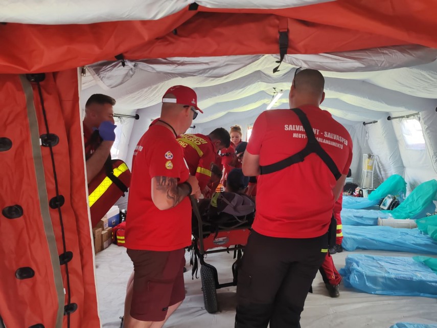 foto misiune indeplinita pentru salvatori 19 victime raportate la cel mai mare pelerinaj catolic de la foto misiune indeplinita pentru salvatori 19 victime raportate la cel mai mare pelerinaj catolic de la