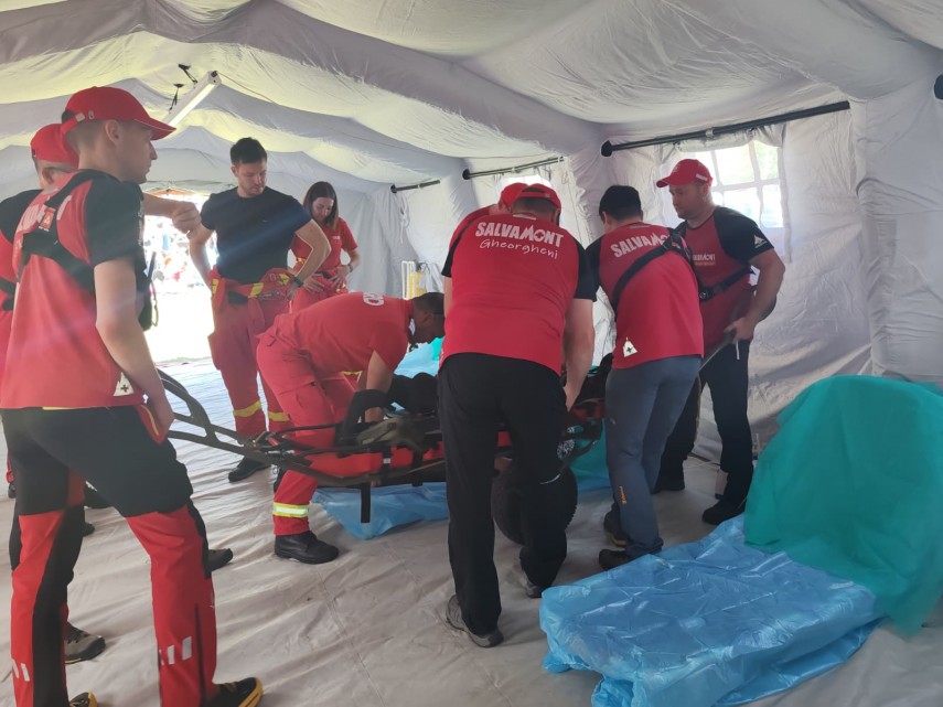 foto misiune indeplinita pentru salvatori 19 victime raportate la cel mai mare pelerinaj catolic de la foto misiune indeplinita pentru salvatori 19 victime raportate la cel mai mare pelerinaj catolic de la