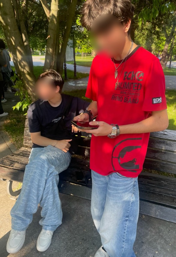 doi adolescenti depistati in timp ce realizau desene de tip graffiti in parcul arheologic din constanta doi adolescenti depistati in timp ce realizau desene de tip graffiti in parcul arheologic din constanta