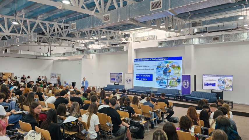 foto peste 200 de elevi la targ de joburi organizat de universitatea ovidius din constanta pentru promovarea foto peste 200 de elevi la targ de joburi organizat de universitatea ovidius din constanta pentru promovarea