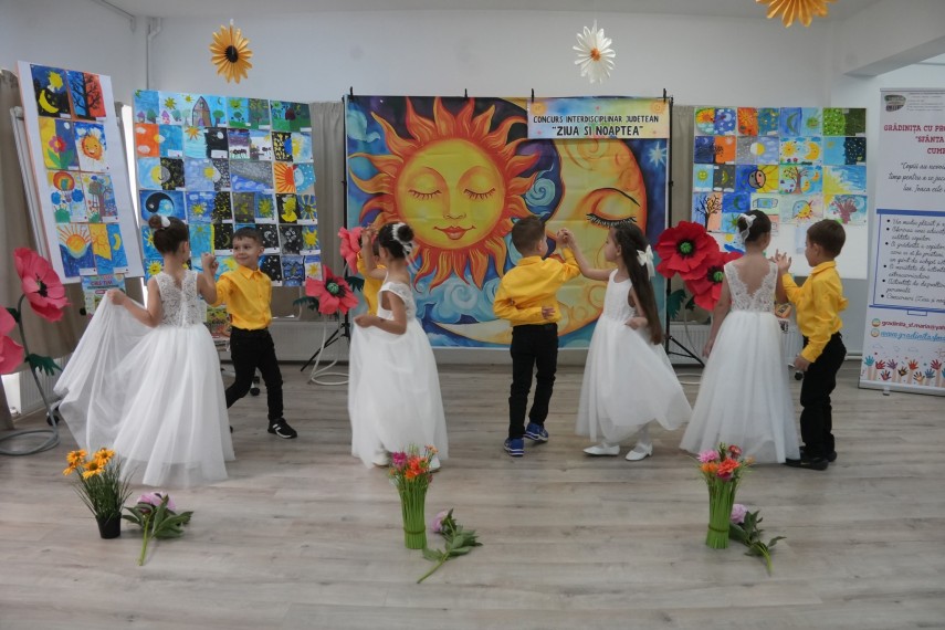 foto micii artisti din cumpana premiati la gradinita sfanta maria in prezenta primarului mariana gaju foto micii artisti din cumpana premiati la gradinita sfanta maria in prezenta primarului mariana gaju
