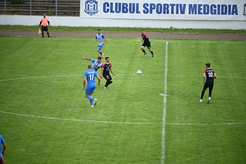 liga a 5 a constanta campioana in seria vest cs medgidia a primit trofeul medaliile si tricourile de liga a 5 a constanta campioana in seria vest cs medgidia a primit trofeul medaliile si tricourile de
