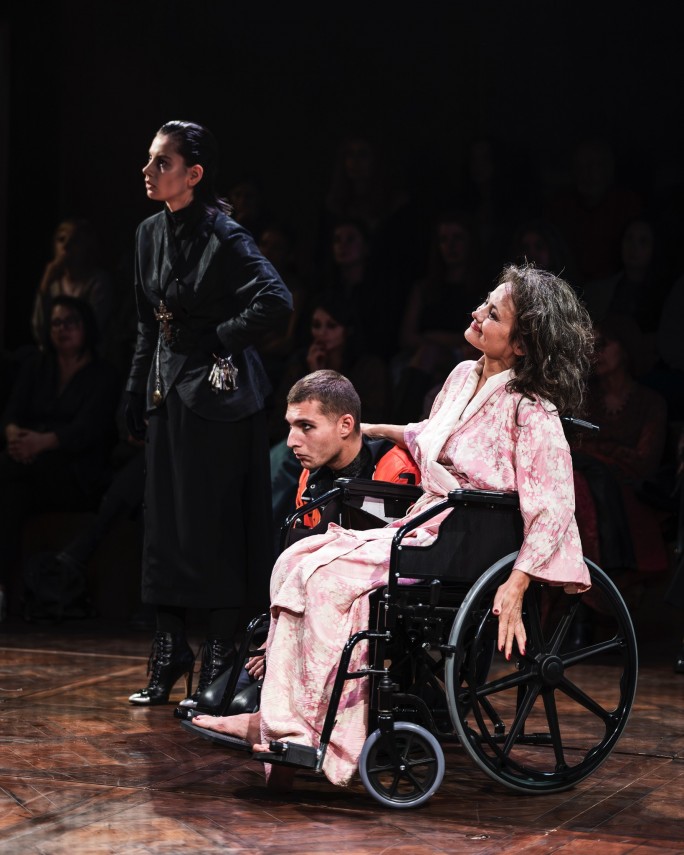 pe 3 si 4 iunie spectacolul livada de visini al teatrului de stat constanta pe scena festivalului international pe 3 si 4 iunie spectacolul livada de visini al teatrului de stat constanta pe scena festivalului international