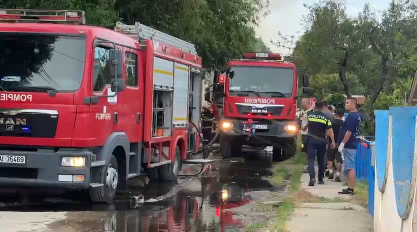 stiri constanta azi incendiu la costinesti pompierii au intervenit cu trei autospeciale si o autoscara stiri constanta azi incendiu la costinesti pompierii au intervenit cu trei autospeciale si o autoscara