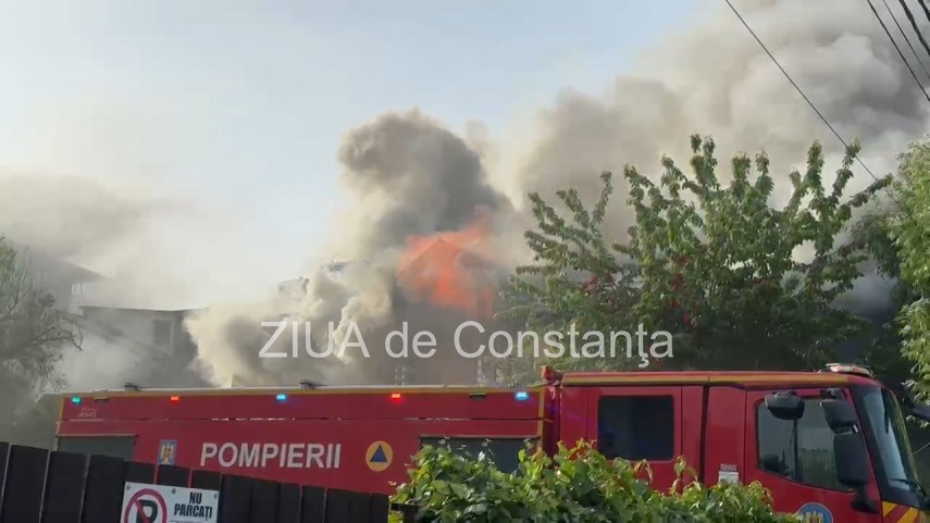 stiri constanta azi incendiu la costinesti pompierii au intervenit cu trei autospeciale si o autoscara stiri constanta azi incendiu la costinesti pompierii au intervenit cu trei autospeciale si o autoscara