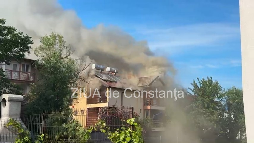 stiri constanta azi incendiu la costinesti pompierii au intervenit cu trei autospeciale si o autoscara stiri constanta azi incendiu la costinesti pompierii au intervenit cu trei autospeciale si o autoscara