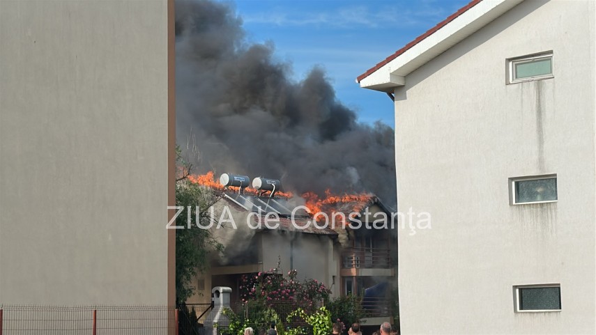 stiri constanta azi incendiu la costinesti pompierii au intervenit cu trei autospeciale si o autoscara stiri constanta azi incendiu la costinesti pompierii au intervenit cu trei autospeciale si o autoscara