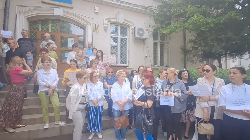 Angajații Trezoreriei Municipiului Constanța la protest