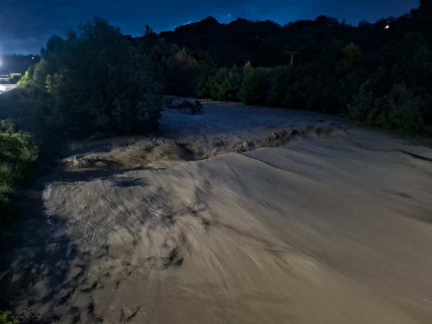 foto video evacuari controlate la acumularea maneciu pentru reducerea riscului de inundatii 941270 foto video evacuari controlate la acumularea maneciu pentru reducerea riscului de inundatii 941270