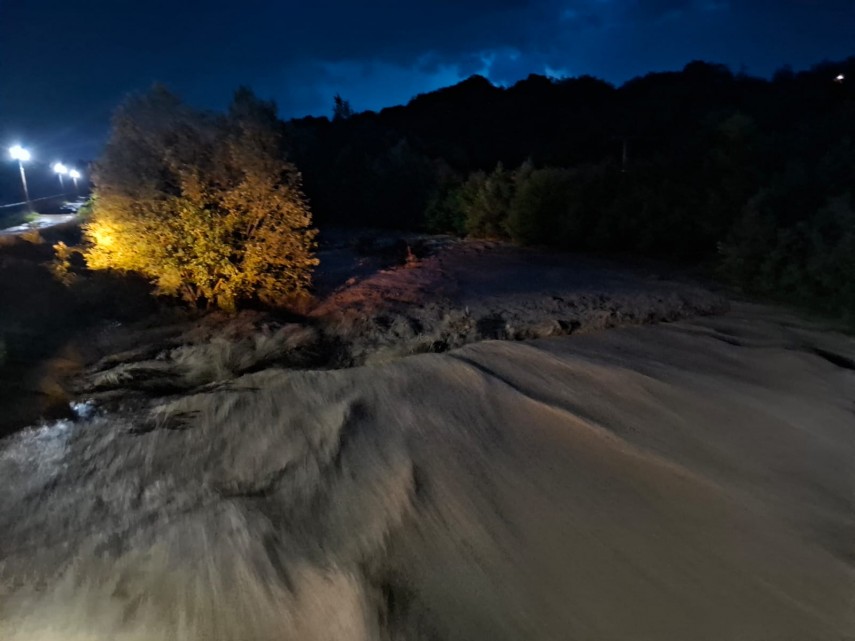foto video evacuari controlate la acumularea maneciu pentru reducerea riscului de inundatii 941270 foto video evacuari controlate la acumularea maneciu pentru reducerea riscului de inundatii 941270