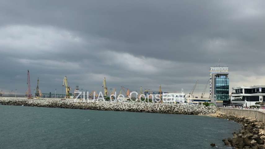 foto video fororeportaj faleza cazinoului din constanta aglomerata in ciuda avertizarii cod galben de foto video fororeportaj faleza cazinoului din constanta aglomerata in ciuda avertizarii cod galben de