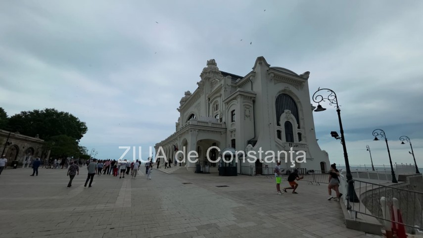 foto video fororeportaj faleza cazinoului din constanta aglomerata in ciuda avertizarii cod galben de foto video fororeportaj faleza cazinoului din constanta aglomerata in ciuda avertizarii cod galben de
