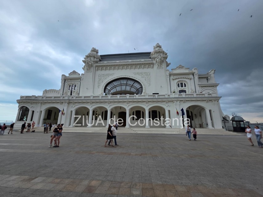 foto video fororeportaj faleza cazinoului din constanta aglomerata in ciuda avertizarii cod galben de foto video fororeportaj faleza cazinoului din constanta aglomerata in ciuda avertizarii cod galben de