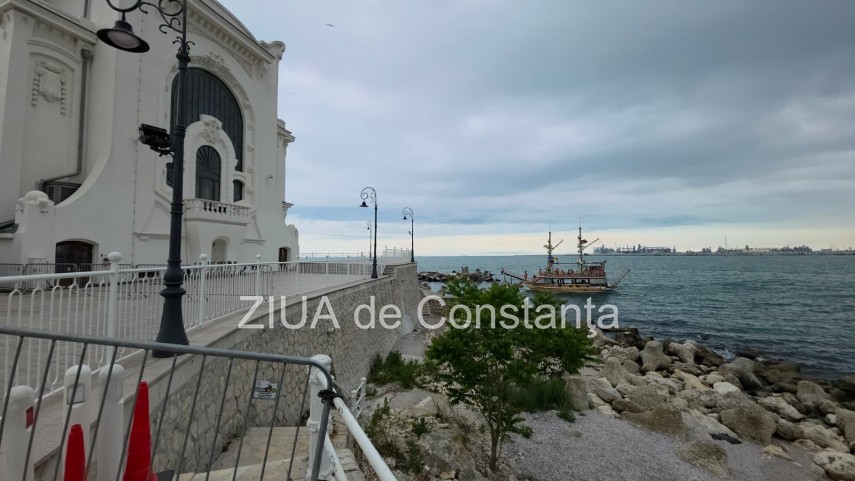 foto video fororeportaj faleza cazinoului din constanta aglomerata in ciuda avertizarii cod galben de foto video fororeportaj faleza cazinoului din constanta aglomerata in ciuda avertizarii cod galben de