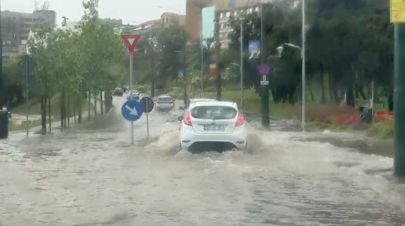 foto video ploaia torentiala a inundat mai multe zone din constanta municipiul sub cod portocaliu de foto video ploaia torentiala a inundat mai multe zone din constanta municipiul sub cod portocaliu de
