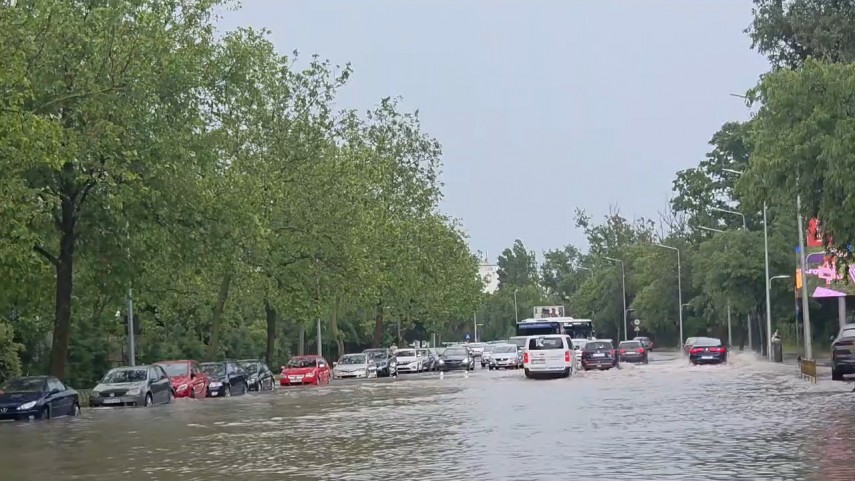 foto video ploaia torentiala a inundat mai multe zone din constanta municipiul sub cod portocaliu de foto video ploaia torentiala a inundat mai multe zone din constanta municipiul sub cod portocaliu de