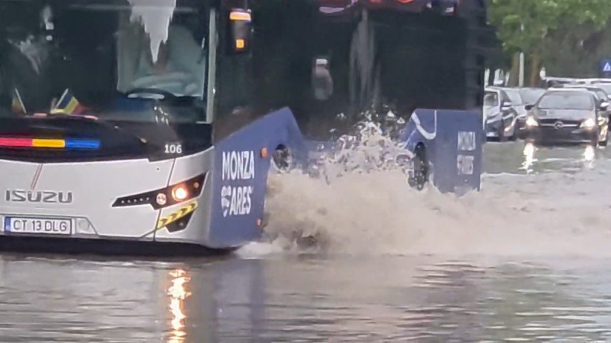 foto video ploaia torentiala a inundat mai multe zone din constanta municipiul sub cod portocaliu de foto video ploaia torentiala a inundat mai multe zone din constanta municipiul sub cod portocaliu de
