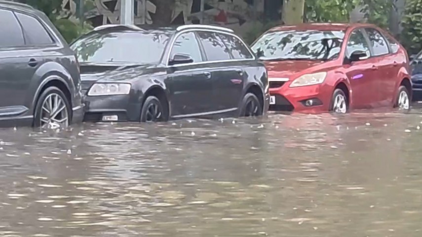 foto video ploaia torentiala a inundat mai multe zone din constanta municipiul sub cod portocaliu de foto video ploaia torentiala a inundat mai multe zone din constanta municipiul sub cod portocaliu de