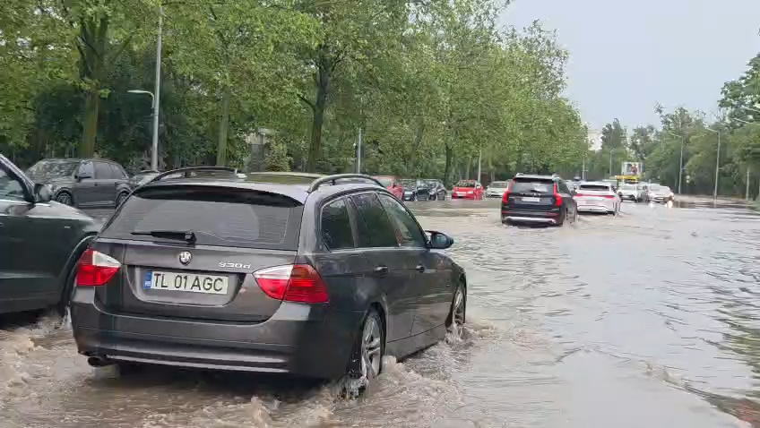 foto video ploaia torentiala a inundat mai multe zone din constanta municipiul sub cod portocaliu de foto video ploaia torentiala a inundat mai multe zone din constanta municipiul sub cod portocaliu de