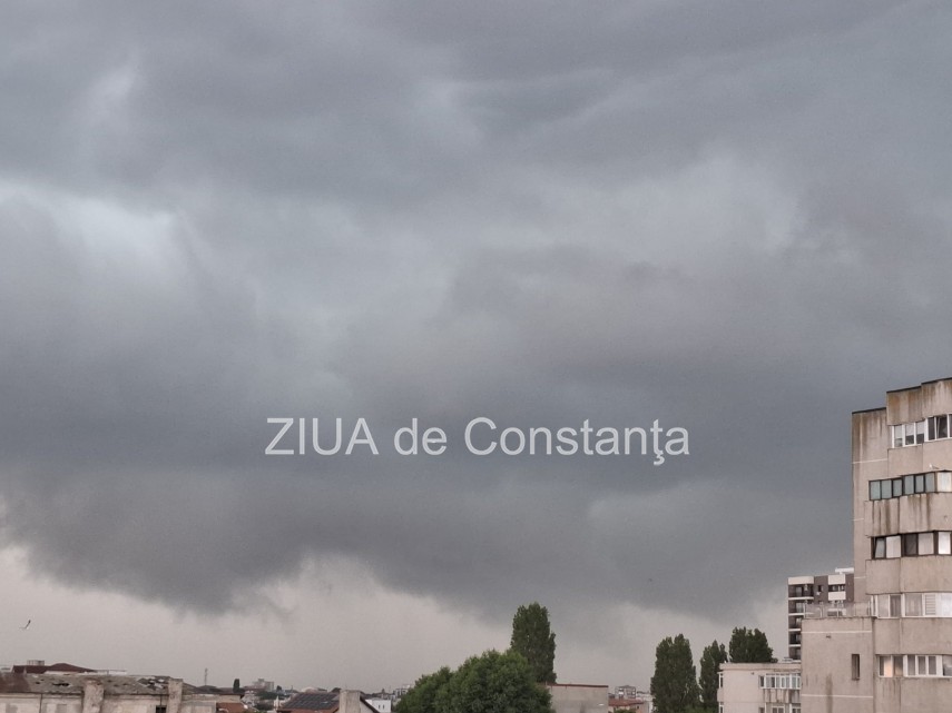 foto video cer spectaculos de furtuna deasupra constantei in timpul fenomenelor meteo severe 941313 foto video cer spectaculos de furtuna deasupra constantei in timpul fenomenelor meteo severe 941313