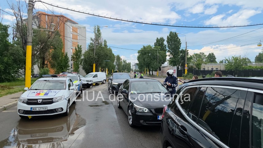foto video razie de proportii a politistilor la intrarea in mamaia filtre masive in zona aqua magic chiar foto video razie de proportii a politistilor la intrarea in mamaia filtre masive in zona aqua magic chiar