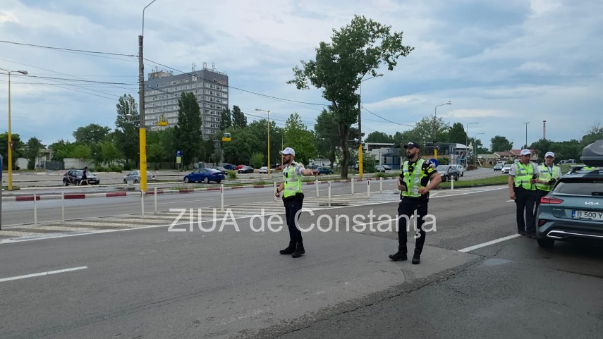 foto video razie de proportii a politistilor la intrarea in mamaia filtre masive in zona aqua magic chiar foto video razie de proportii a politistilor la intrarea in mamaia filtre masive in zona aqua magic chiar