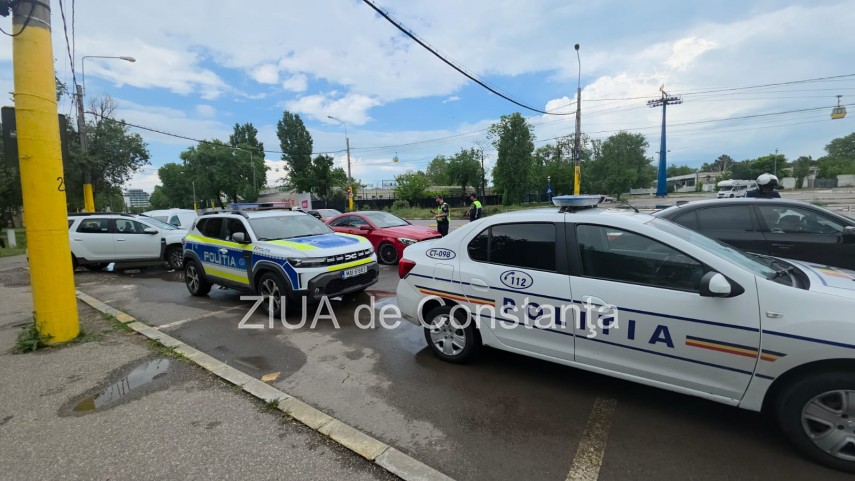foto video razie de proportii a politistilor la intrarea in mamaia filtre masive in zona aqua magic chiar foto video razie de proportii a politistilor la intrarea in mamaia filtre masive in zona aqua magic chiar