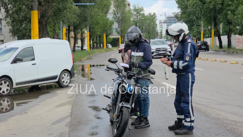 foto video razie de proportii a politistilor la intrarea in mamaia filtre masive in zona aqua magic chiar foto video razie de proportii a politistilor la intrarea in mamaia filtre masive in zona aqua magic chiar