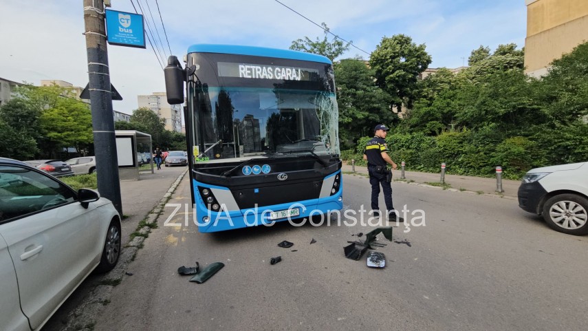 foto video constanta soferul de tir cu numere de bihor a avariat si un autobuz de persoane 941499 foto video constanta soferul de tir cu numere de bihor a avariat si un autobuz de persoane 941499