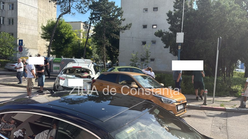 foto haos in trafic la constanta un tir cu numere de ucraina a lovit mai multe masini 941496 foto haos in trafic la constanta un tir cu numere de ucraina a lovit mai multe masini 941496