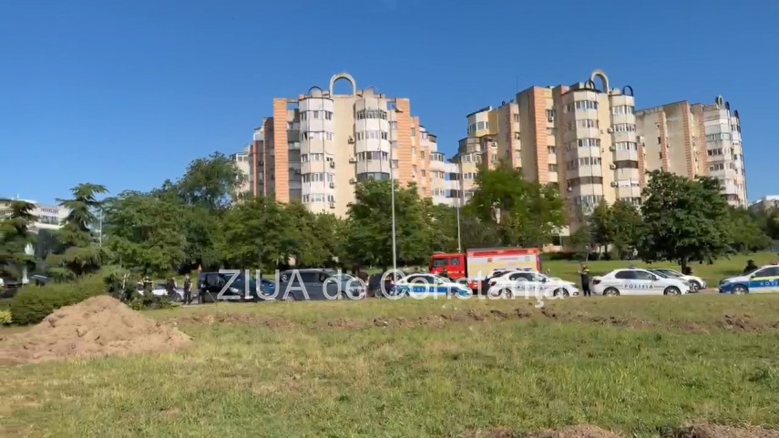 foto haos in trafic la constanta un tir cu numere de ucraina a lovit mai multe masini 941496 foto haos in trafic la constanta un tir cu numere de ucraina a lovit mai multe masini 941496