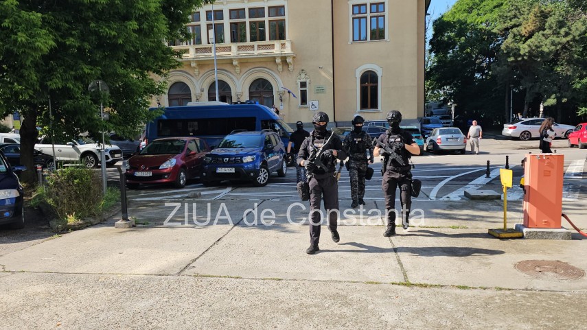 foto video liderii gruparii mica sicilie la tribunalul constanta 941362 foto video liderii gruparii mica sicilie la tribunalul constanta 941362