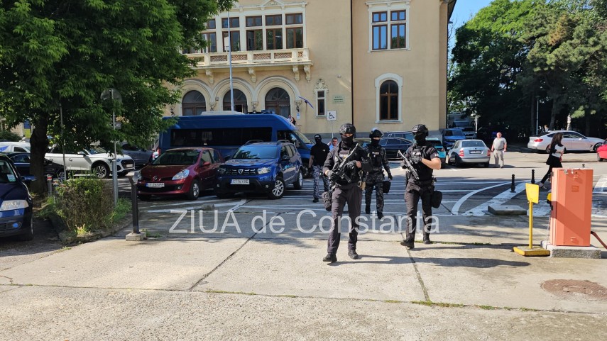 foto video liderii gruparii mica sicilie la tribunalul constanta 941362 foto video liderii gruparii mica sicilie la tribunalul constanta 941362